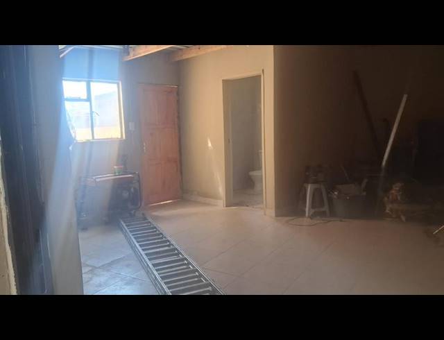2 BEDROOM HOUSE FOR SALE IN KATLEHONG SOUTH